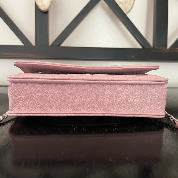 BRAND NEW STUNNING 24p Caviar Pink Wallet On Chain (woc) SHW - Picture 6 of 9